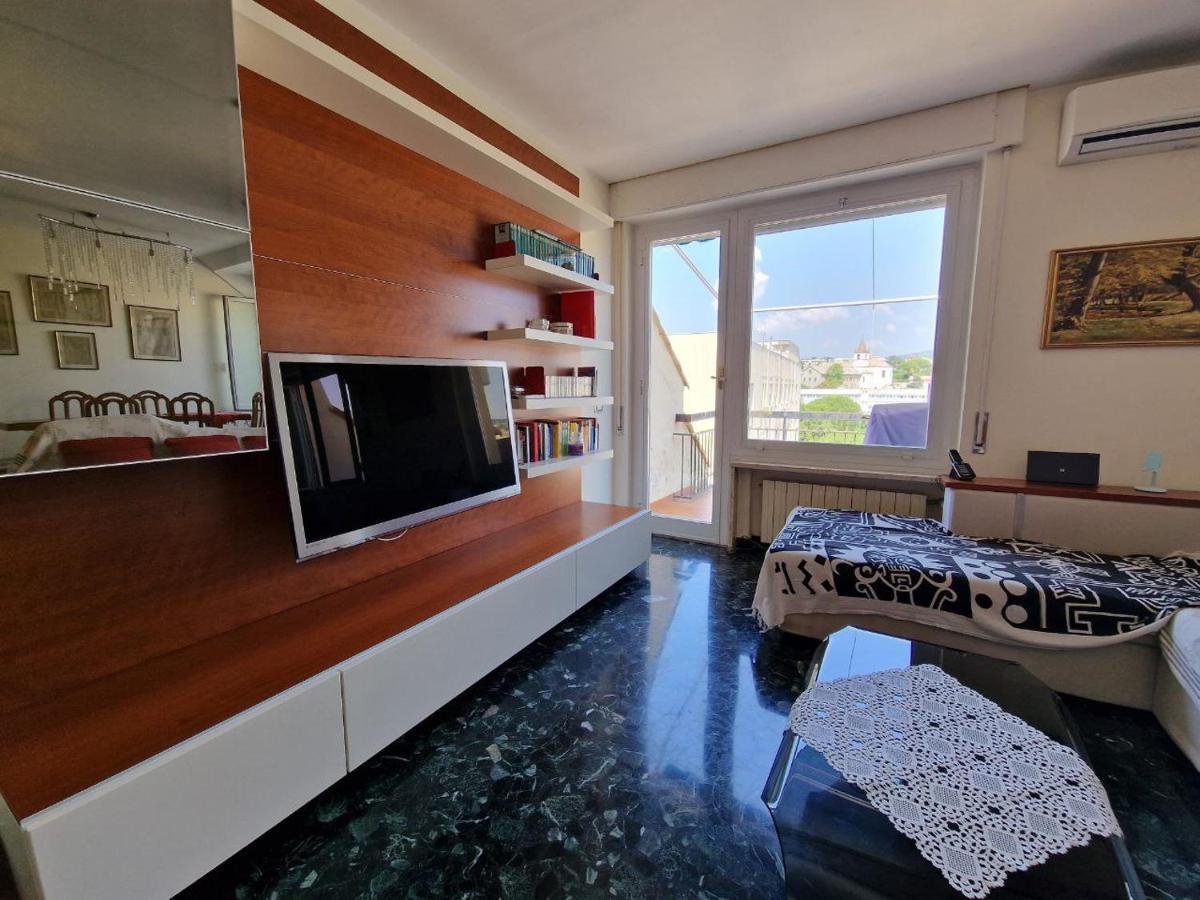 Attico Sturla Mare Apartment *